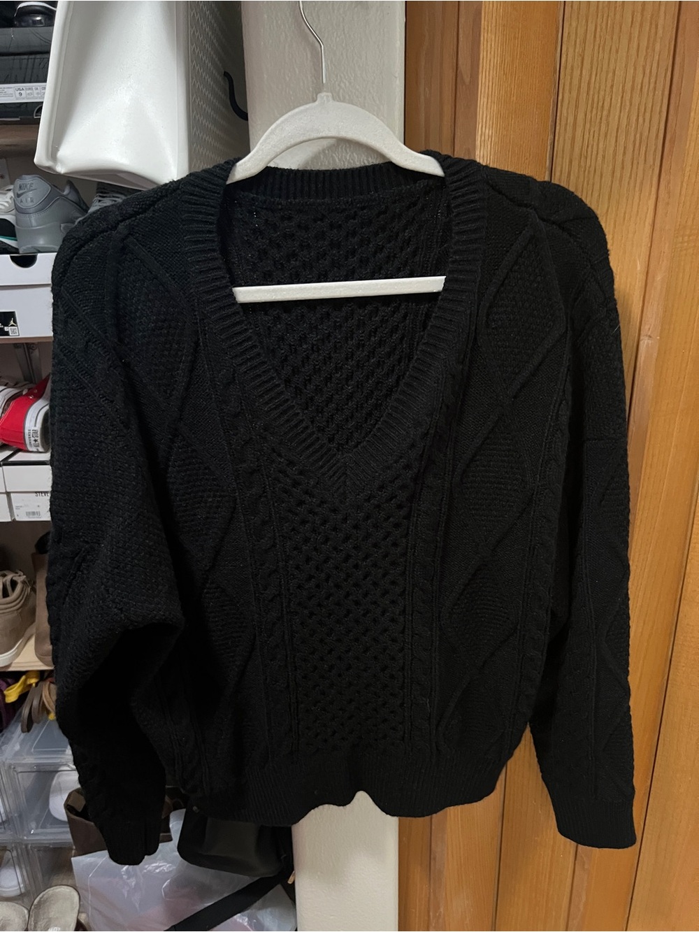 Source Unknown Black V-Neck Cable Knit Sweater